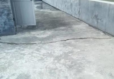 海淀楼顶漏水维修公司分享下如何解决卫生间隐蔽部位漏水的问题?